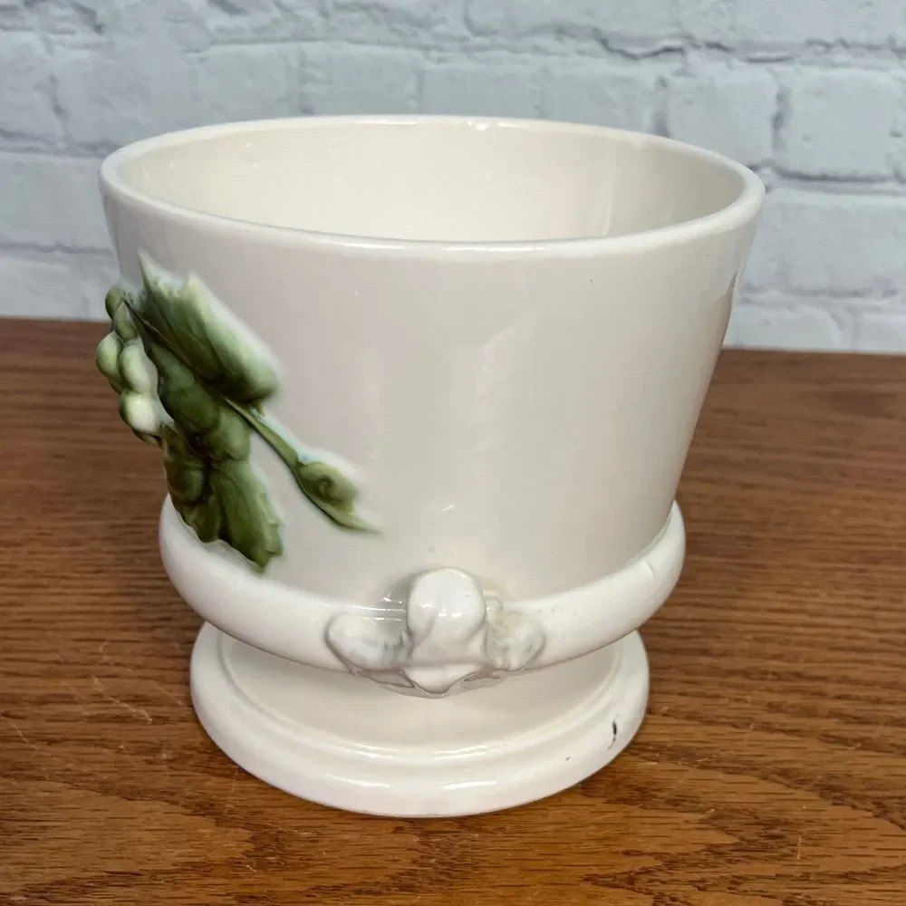 Hull Pottery Planter, Tokay Tuscany grapes design, Cache Pot white green handles